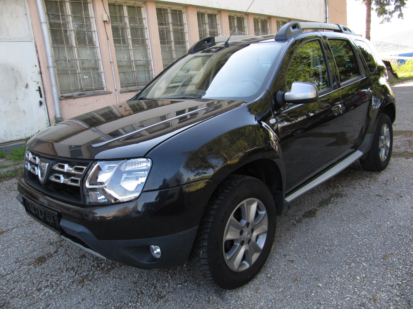 Dacia Duster 1.5dci 4X4 NAVI, снимка 7 - Автомобили и джипове - 54316097