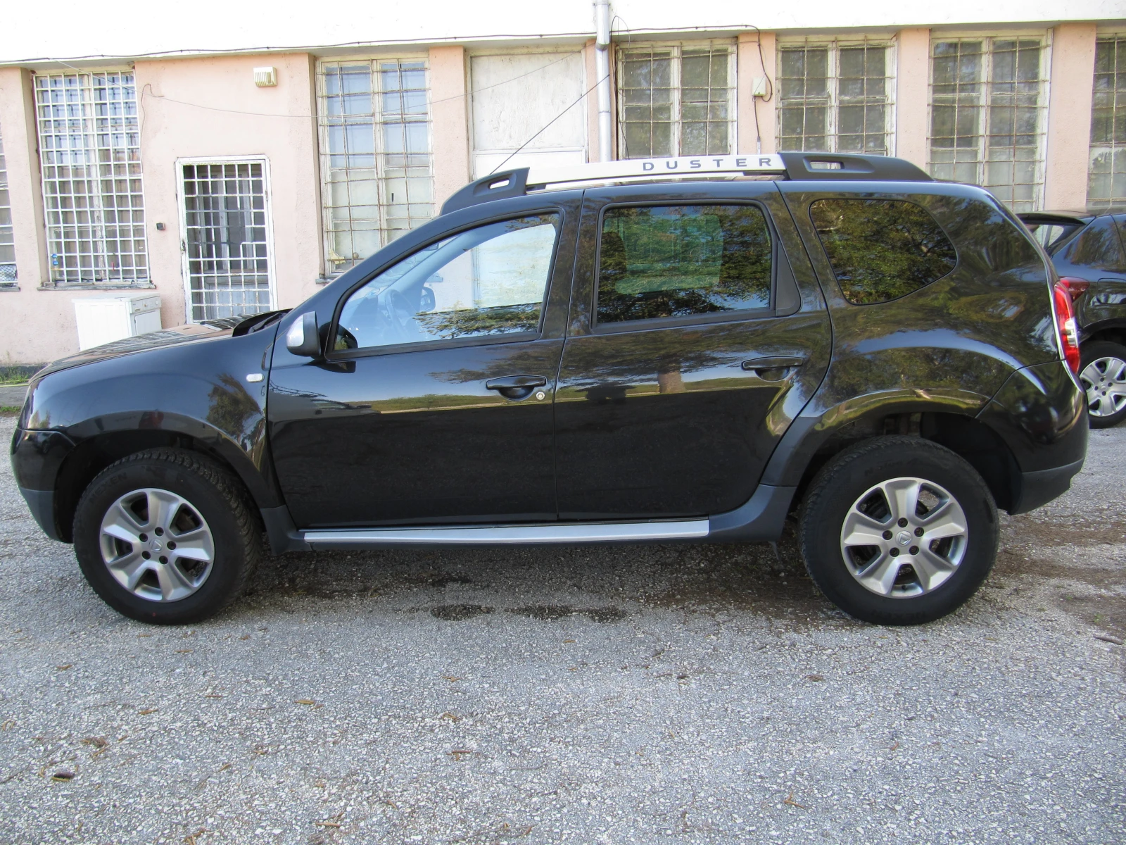 Dacia Duster 1.5dci 4X4 NAVI, снимка 6 - Автомобили и джипове - 54316097