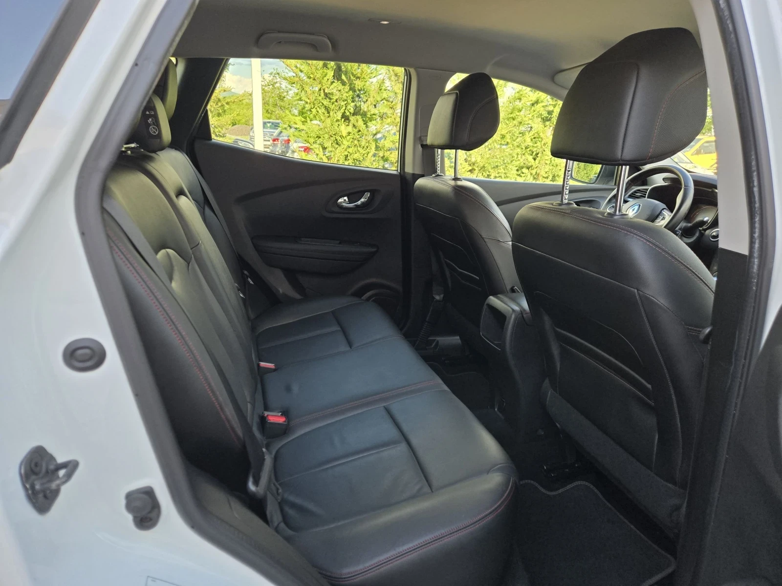 Renault Kadjar 1.5DCI-110кс= АВТОМАТ= HYPNOTIC= LED= CAMERA= ПОДГ, снимка 14 - Автомобили и джипове - 54597920