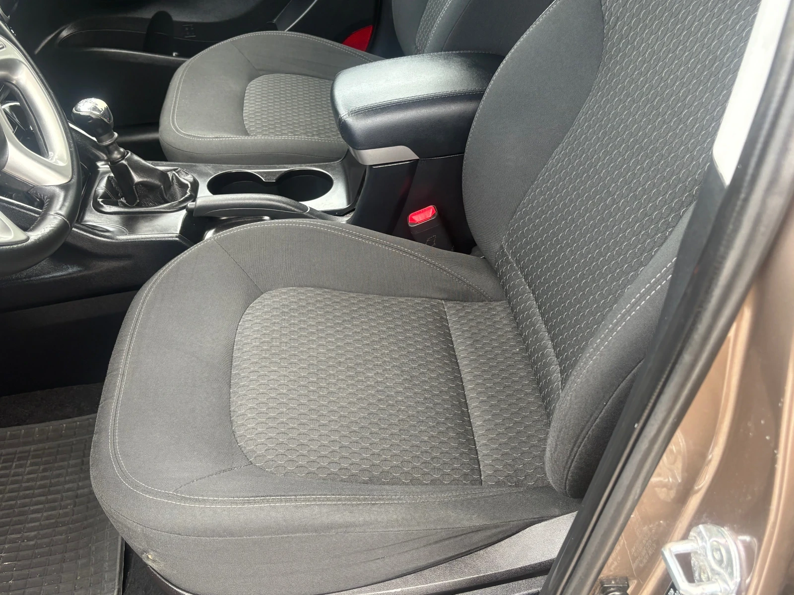 Hyundai IX35, снимка 6 - Автомобили и джипове - 54766224