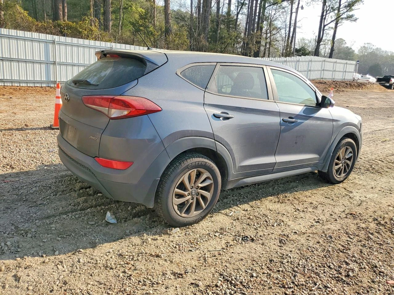 Hyundai Tucson 2.0l Se, снимка 3 - Автомобили и джипове - 54888462
