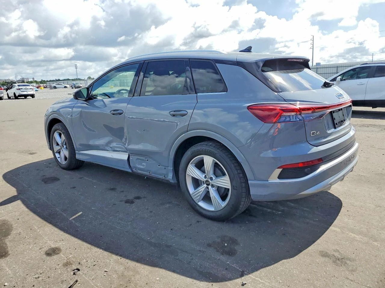 Audi Q4 e-tron Premium 55 quattro, снимка 11 - Автомобили и джипове - 55132564