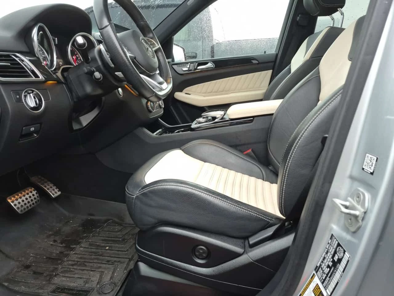 Mercedes-Benz GLE 450 AMG | DISTRONIC | HARMAN KARDON | ПОДГРЕВ | ПАНОРАМА |, снимка 5 - Автомобили и джипове - 55309356