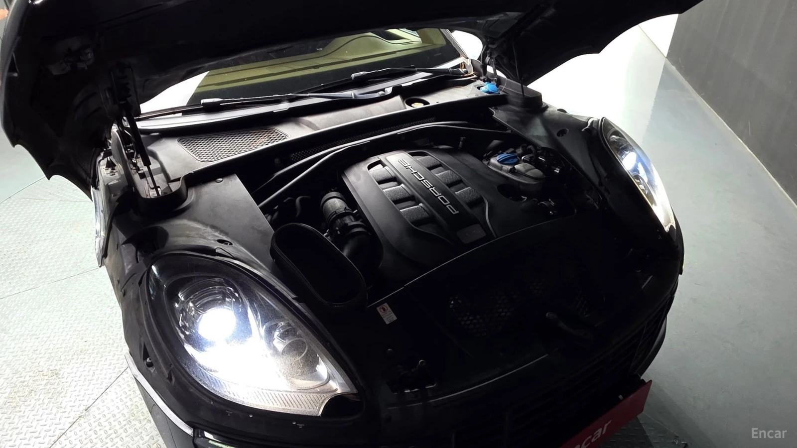 Porsche Macan 3.0 S DIESEL* PANO* ОБДУХВ* ПОДГРЕВ* НАВИ* КАМЕРА, снимка 5 - Автомобили и джипове - 55436149