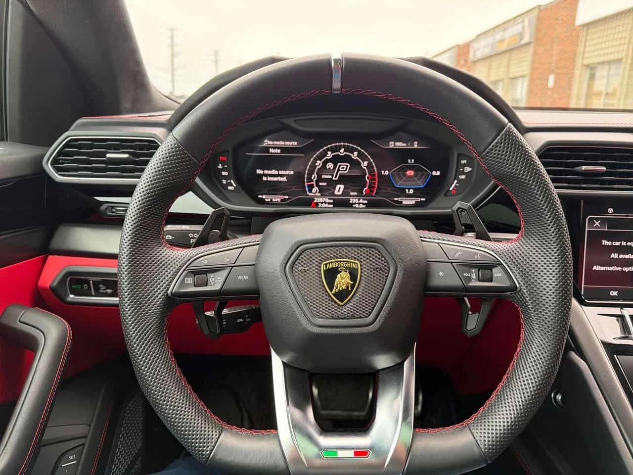Lamborghini Urus * CARFAX * ВТОРИ КОМПЛЕКТ ДЖАНТИ С ГУМИ, снимка 8 - Автомобили и джипове - 55691286
