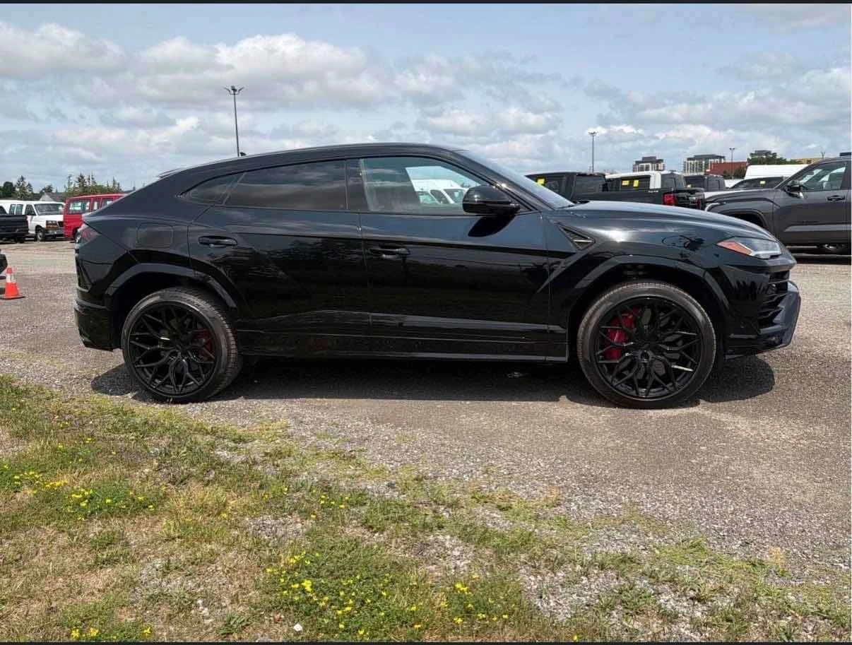 Lamborghini Urus * CARFAX * ВТОРИ КОМПЛЕКТ ДЖАНТИ С ГУМИ, снимка 3 - Автомобили и джипове - 55691286