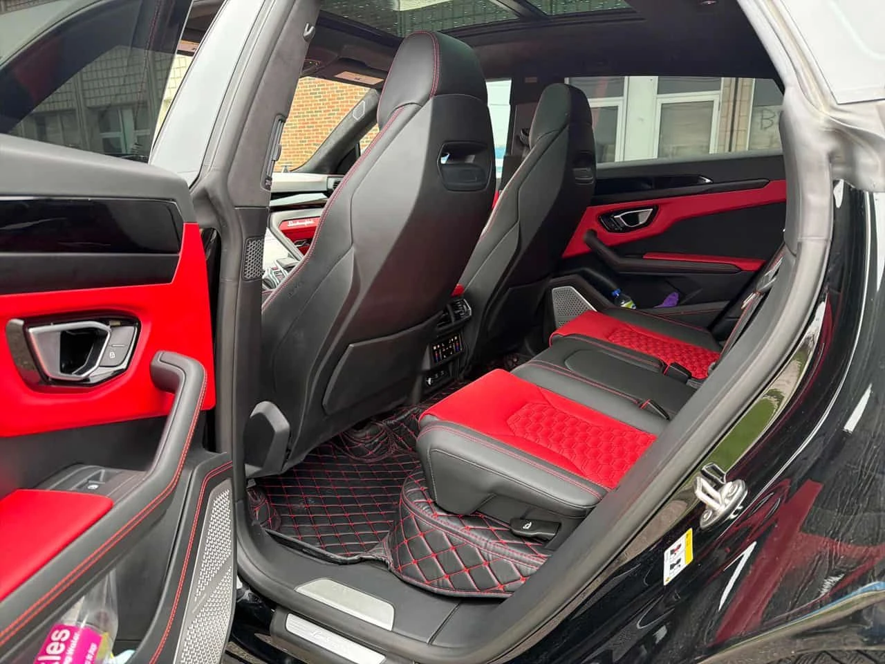 Lamborghini Urus * CARFAX * ВТОРИ КОМПЛЕКТ ДЖАНТИ С ГУМИ, снимка 17 - Автомобили и джипове - 55691286