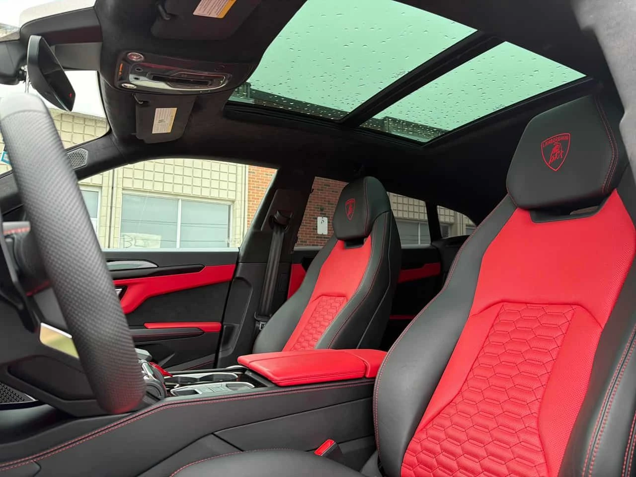 Lamborghini Urus * CARFAX * ВТОРИ КОМПЛЕКТ ДЖАНТИ С ГУМИ, снимка 16 - Автомобили и джипове - 55691286