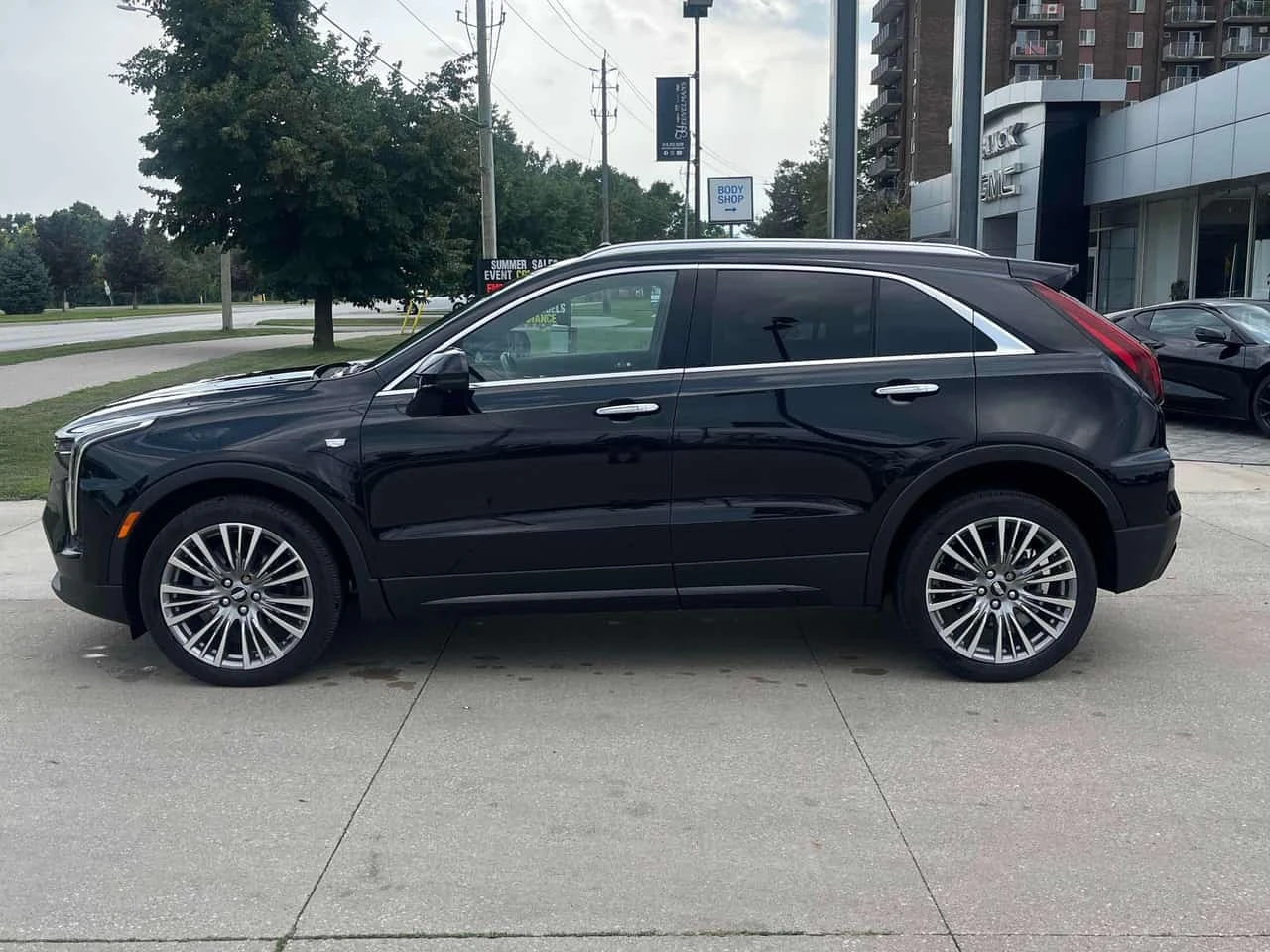 Cadillac XT4 * AWD Premium Luxury* АВТОКРЕДИТ БЕЗ ПЪРВОНАЧАЛНА*, снимка 2 - Автомобили и джипове - 56162134
