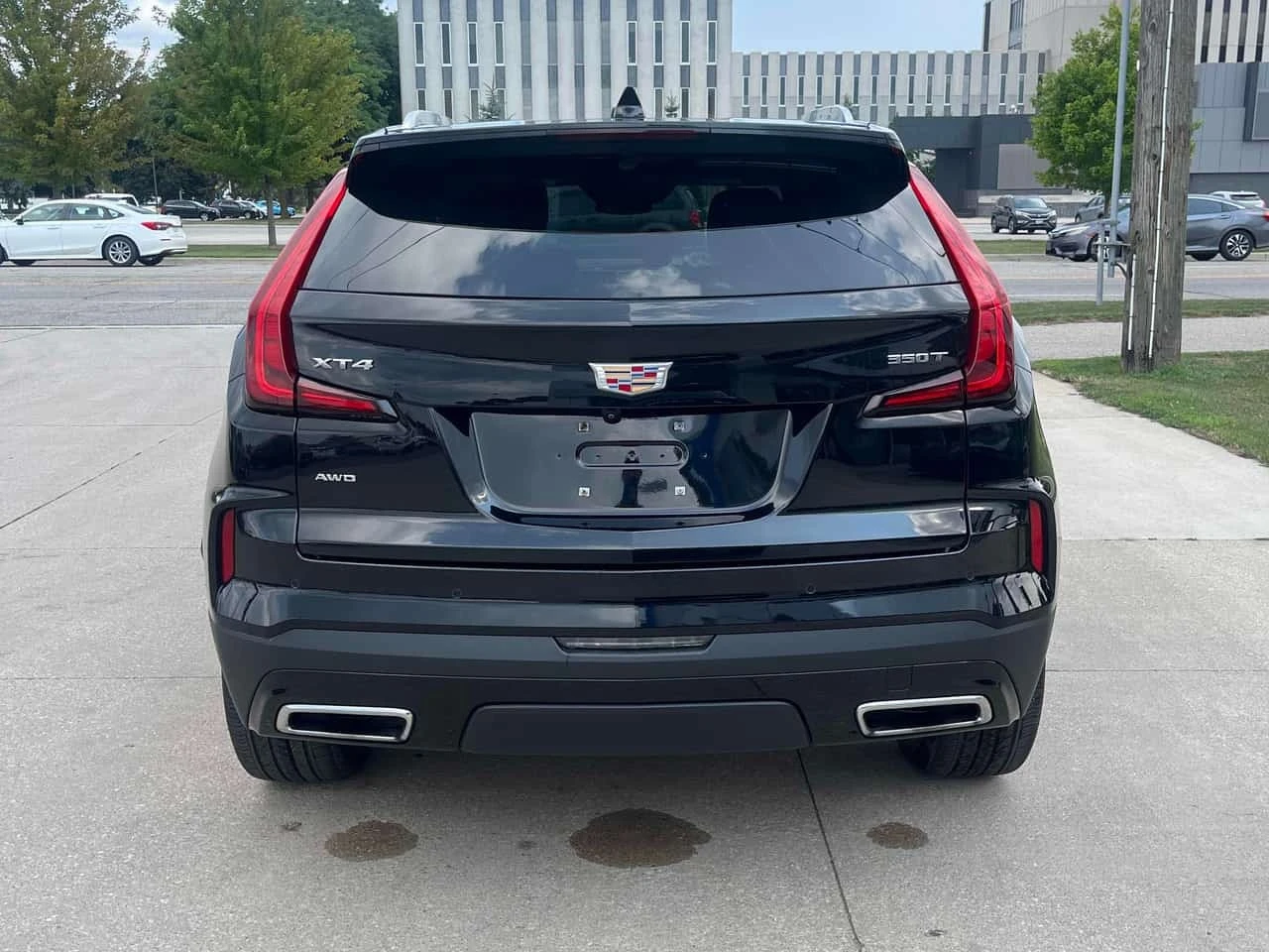 Cadillac XT4 * AWD Premium Luxury* АВТОКРЕДИТ БЕЗ ПЪРВОНАЧАЛНА*, снимка 4 - Автомобили и джипове - 56162134