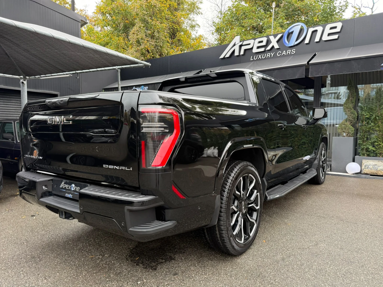 Gmc Sierra EV DENALI/210kWh/BOSE/CRABWALK, снимка 5 - Автомобили и джипове - 56718806
