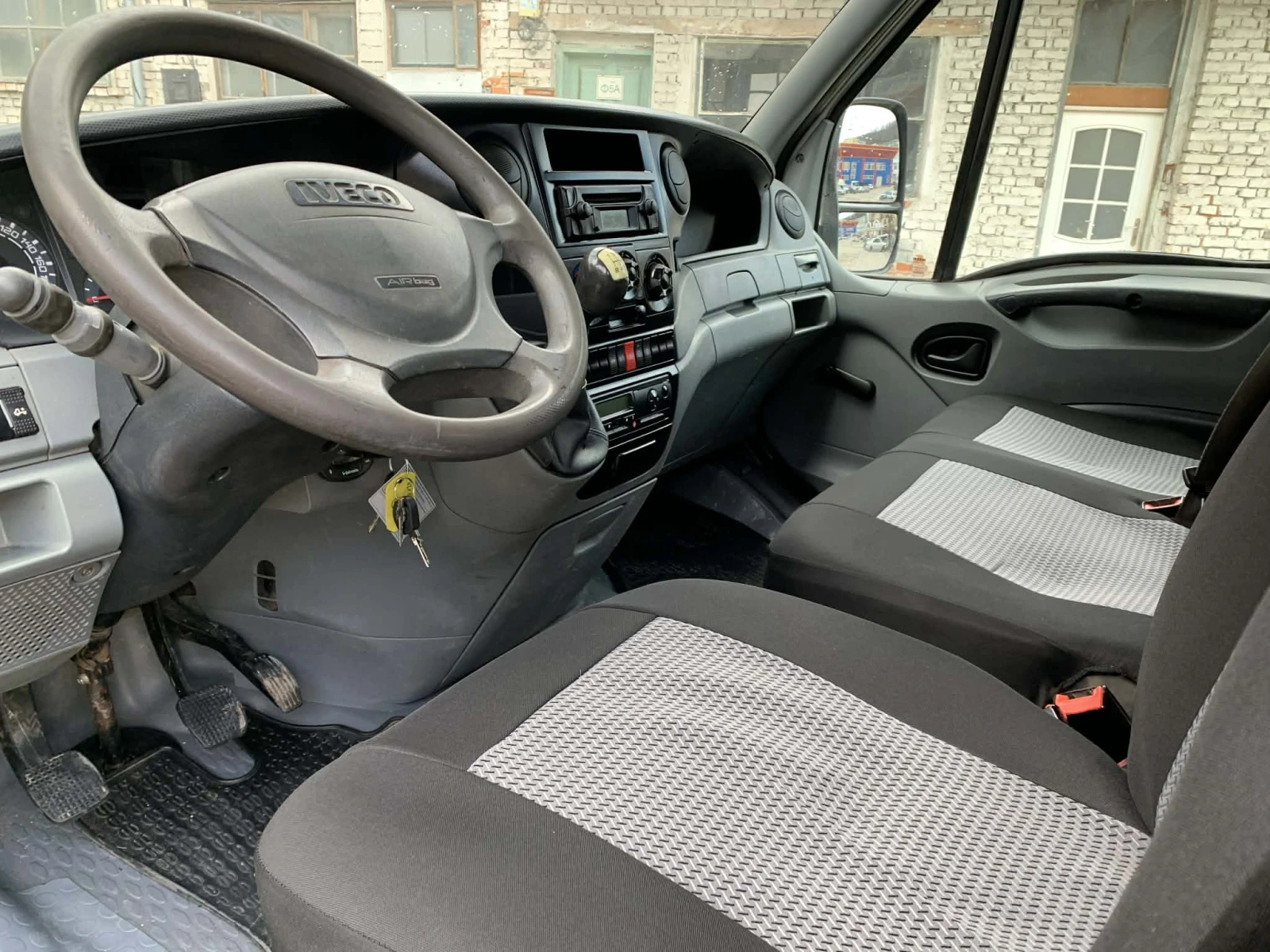 Iveco Daily -тристранен самосвал, снимка 7 - Бусове и автобуси - 54005009