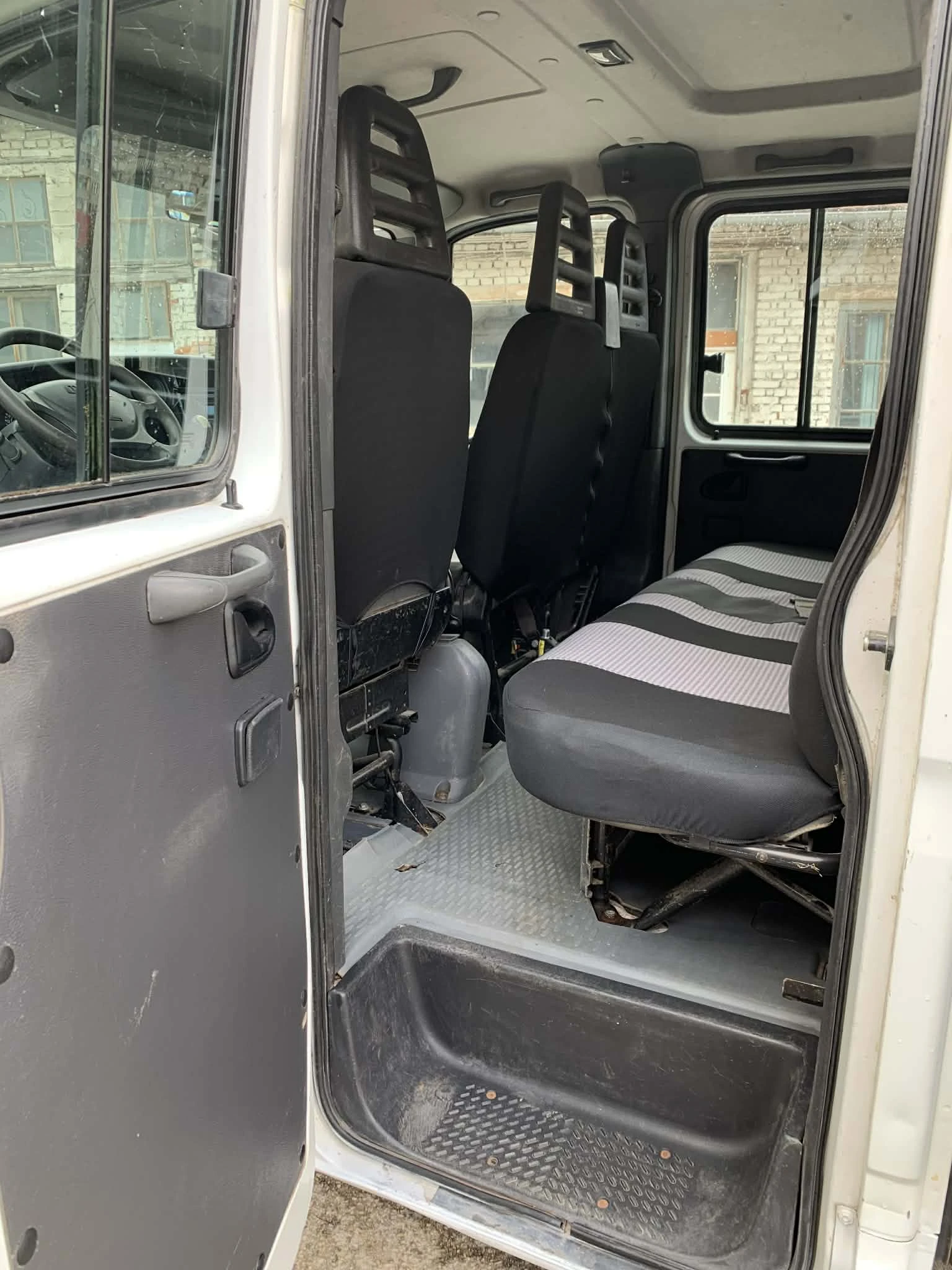 Iveco Daily -тристранен самосвал, снимка 8 - Бусове и автобуси - 54005009