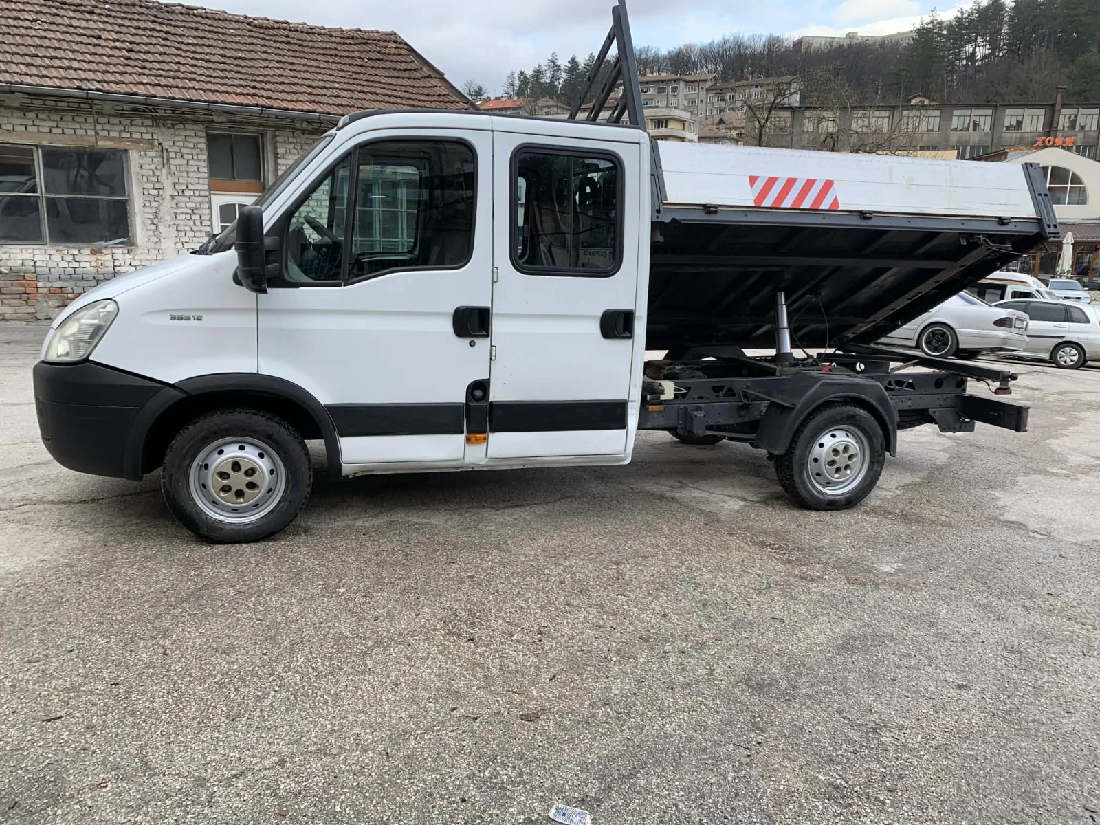 Iveco Daily -тристранен самосвал, снимка 4 - Бусове и автобуси - 54005009