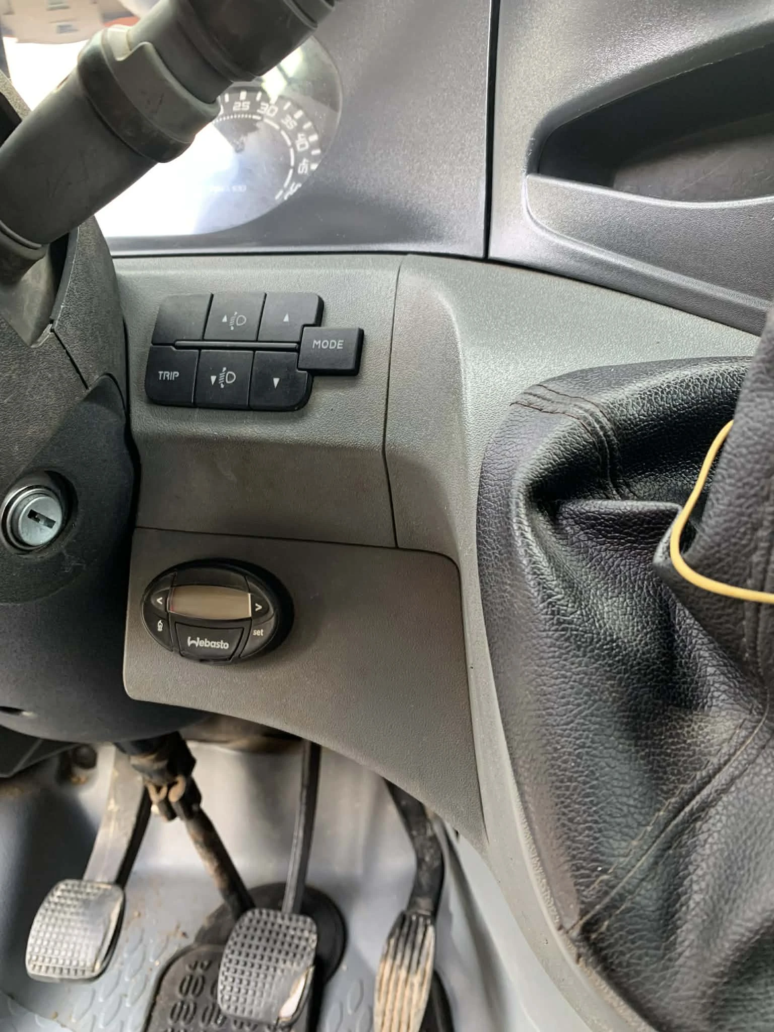 Iveco Daily -тристранен самосвал, снимка 11 - Бусове и автобуси - 54005009