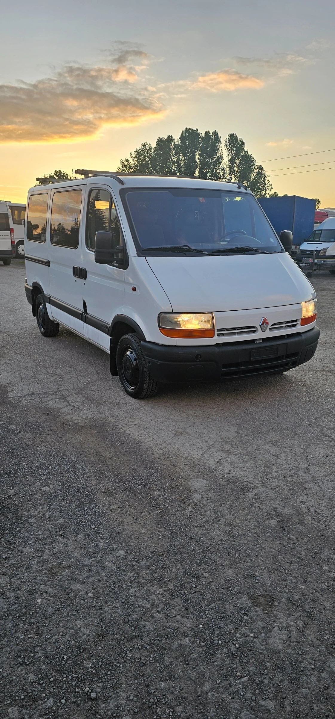 Renault Master Т28 2.2dCi, снимка 2 - Бусове и автобуси - 54682233