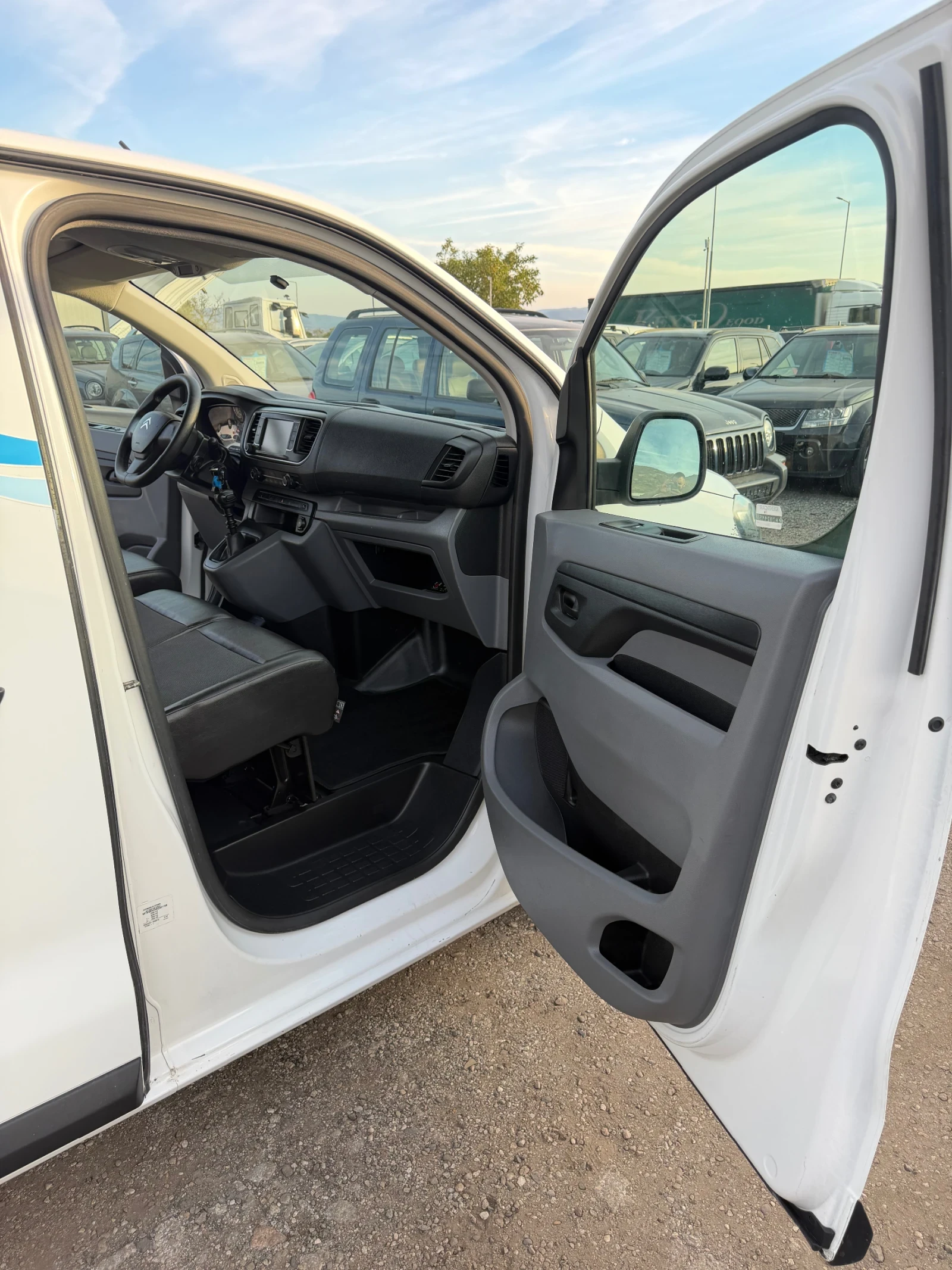 Citroen Jumpy, снимка 13 - Бусове и автобуси - 56416994