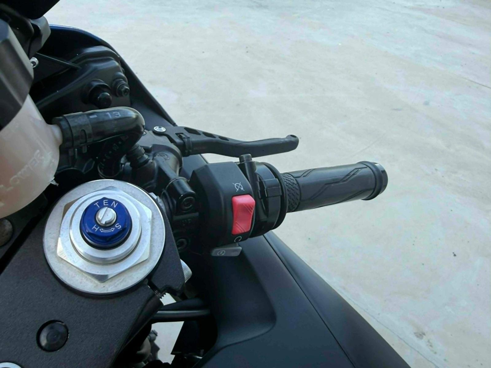 Yamaha YZF-R6 A2 25KW!!!!!!!, снимка 12 - Мотоциклети и мототехника - 54444044