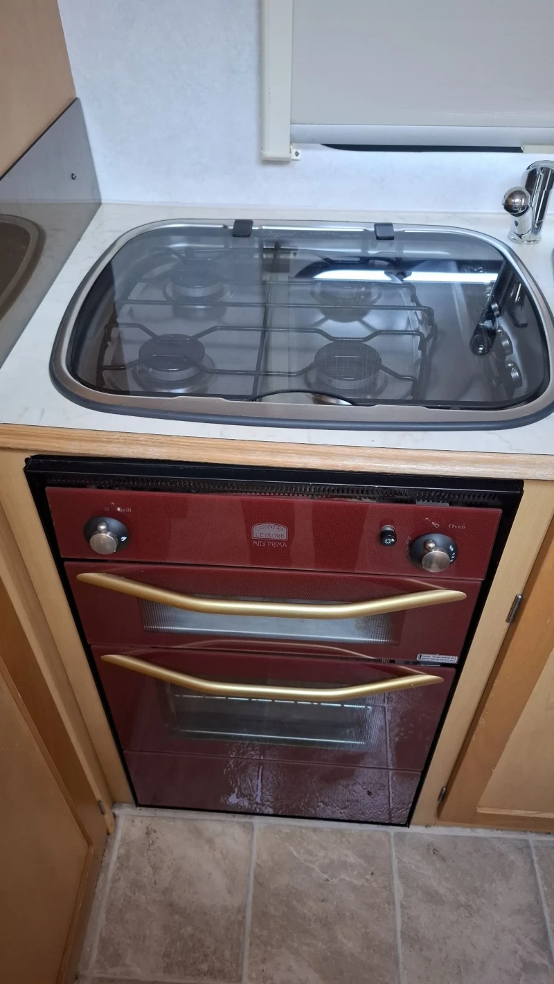 Каравана Eldis FIRESTORM , снимка 10 - Каравани и кемпери - 53466916