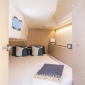 Ветроходна лодка Beneteau Oceanis 37 - изображение 9