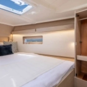   Beneteau Oceanis 37 | Mobile.bg    11
