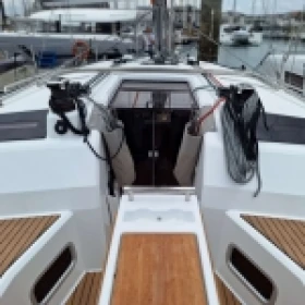   Beneteau Oceanis 37 | Mobile.bg    4