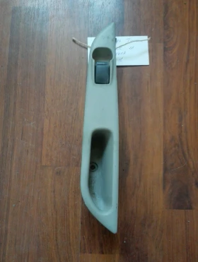 Копче ел стъкло задно дясно Нисан Алмера Тино