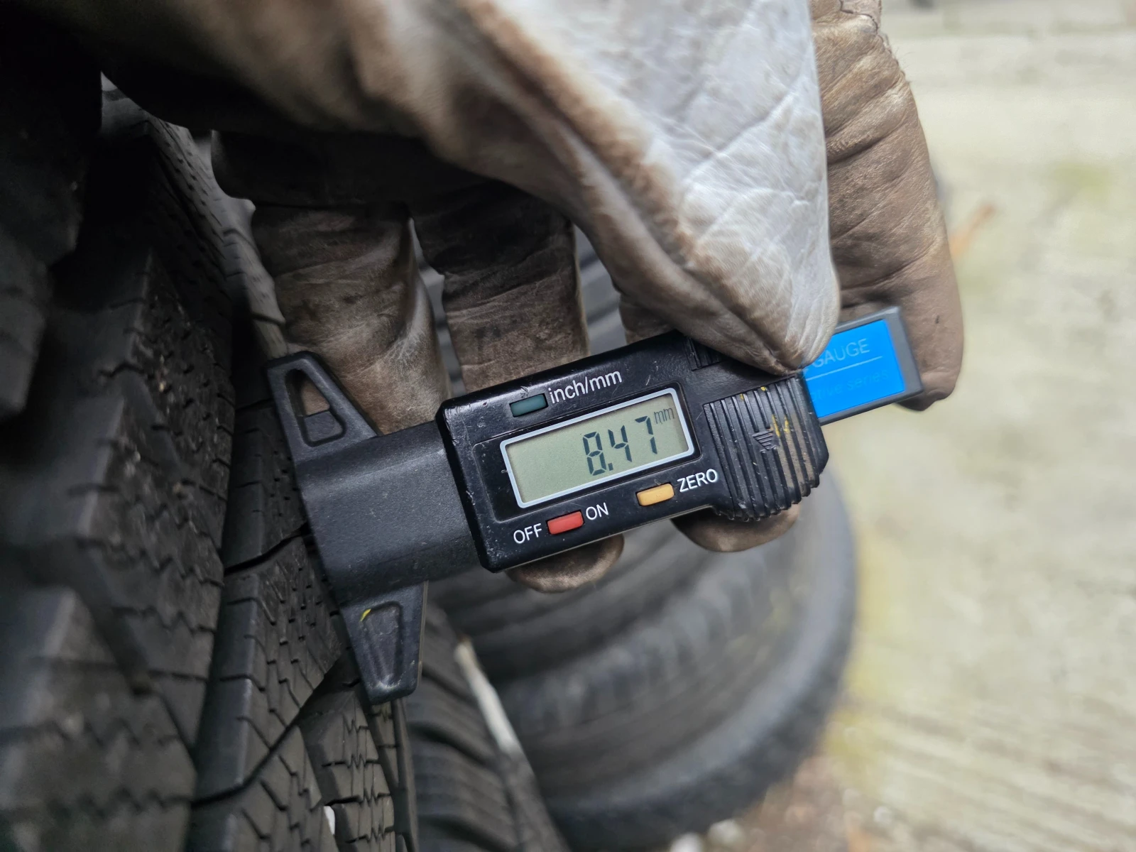 Гуми Зимни 235/55R18, снимка 7 - Гуми и джанти - 53966813