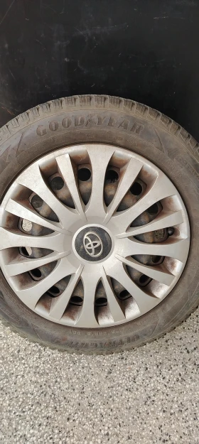 ����� �� �������� �� ���� � ������ 175/65R15 �� Toyota IQ