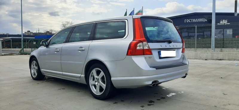 Volvo V70, снимка 4 - Автомобили и джипове - 47632942