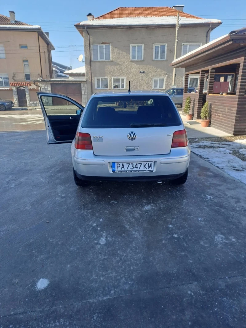 VW Golf, снимка 4 - Автомобили и джипове - 48742098