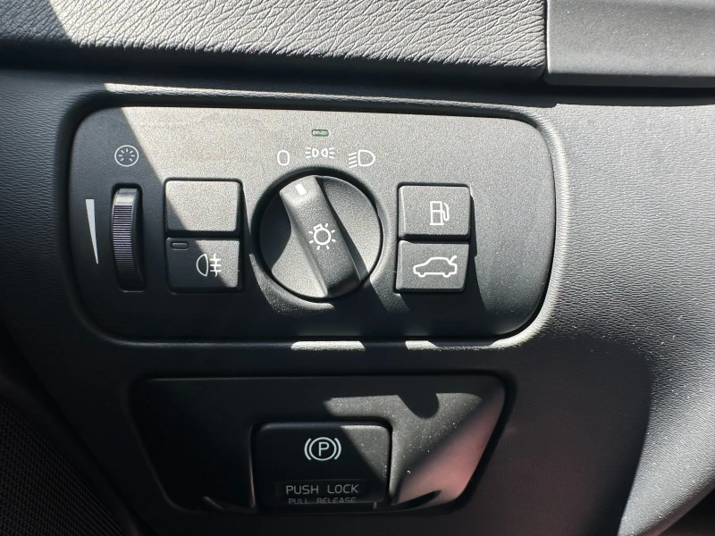 Volvo V60 2.4d 215 к.с., снимка 15 - Автомобили и джипове - 51723614