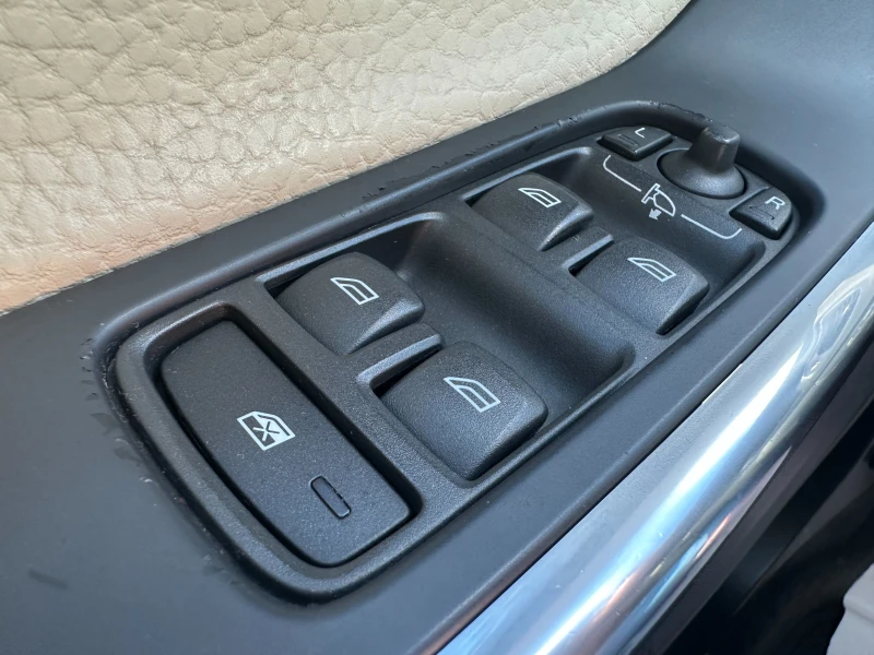 Volvo V60 2.4d 215 к.с., снимка 16 - Автомобили и джипове - 51723614