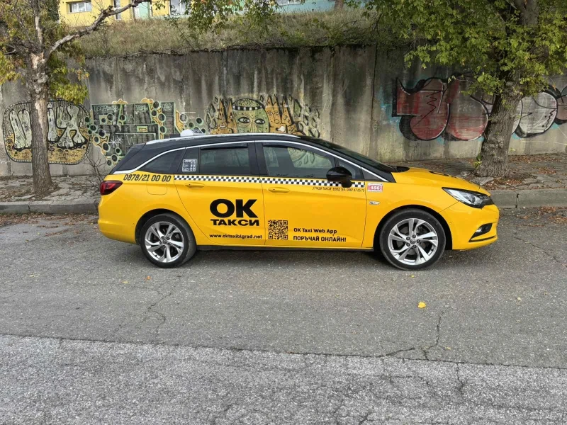 Opel Astra 1.6 CDTI, снимка 3 - Автомобили и джипове - 52481447