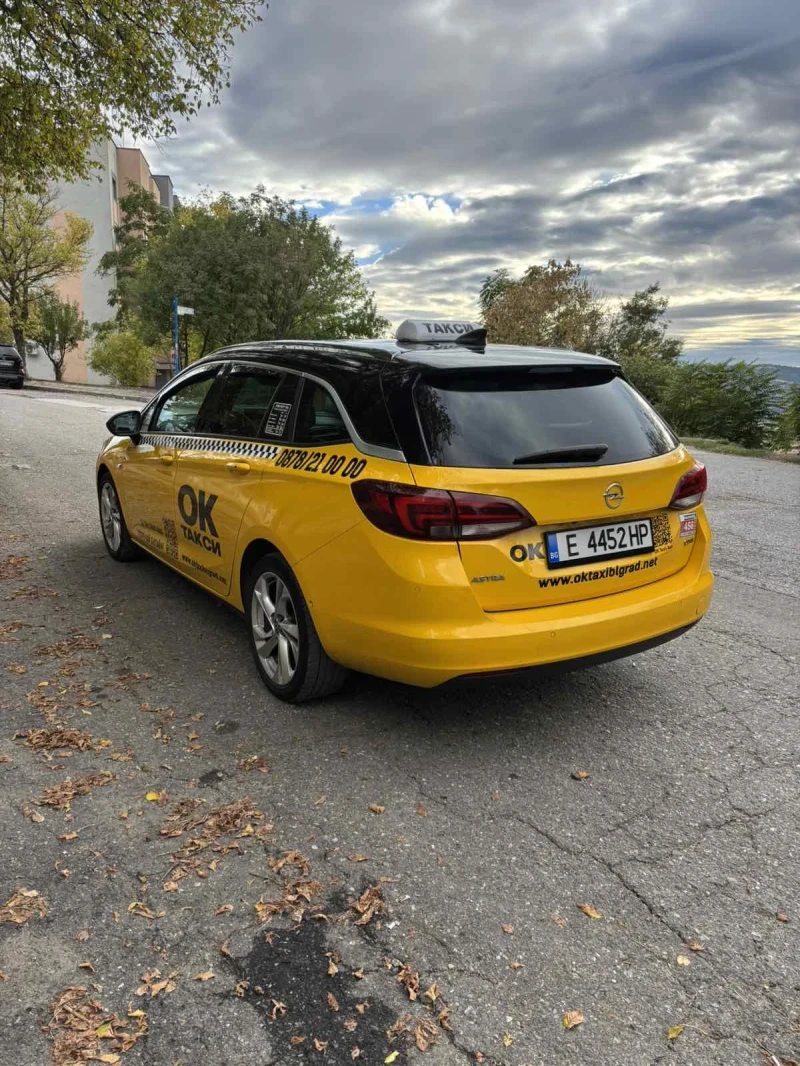 Opel Astra 1.6 CDTI, снимка 5 - Автомобили и джипове - 52481447