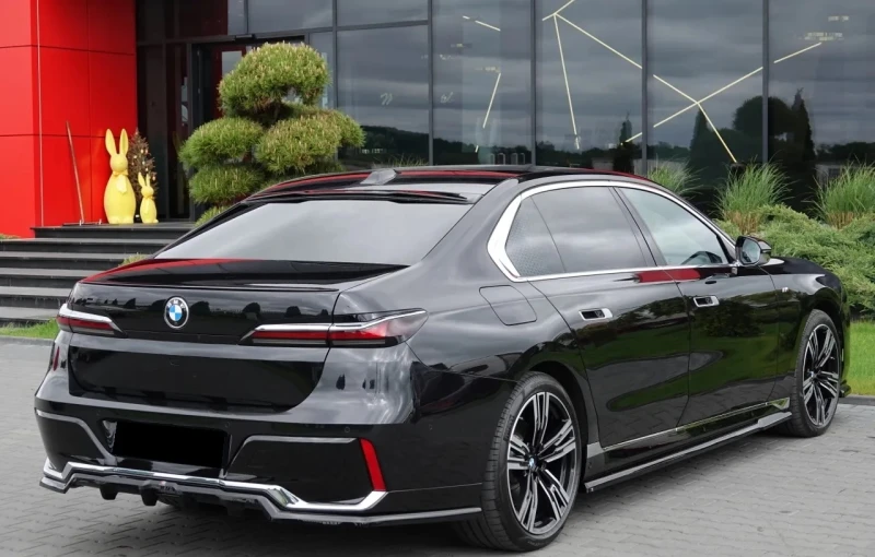BMW 740 M-Sport xDrive, Massage, B/W, снимка 3 - Автомобили и джипове - 52187717