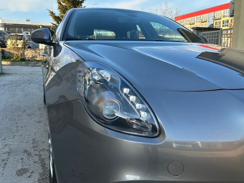 Alfa Romeo Giulietta 1.6JTDm НАВИ LED, снимка 5 - Автомобили и джипове - 52641084