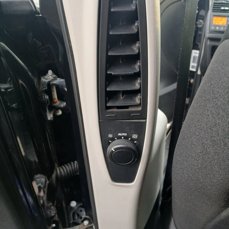 Citroen C4 Picasso, снимка 16 - Автомобили и джипове - 52947026