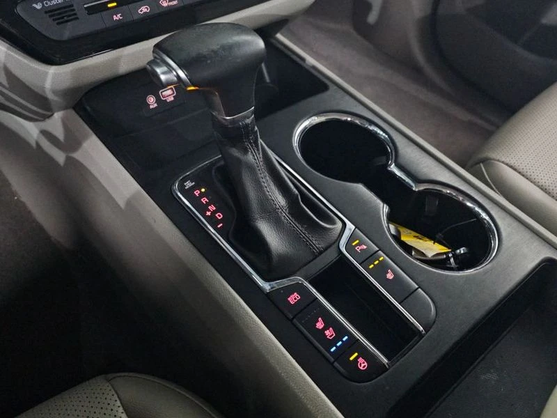 Kia Carnival 2.2 Automatic, снимка 11 - Автомобили и джипове - 55464730
