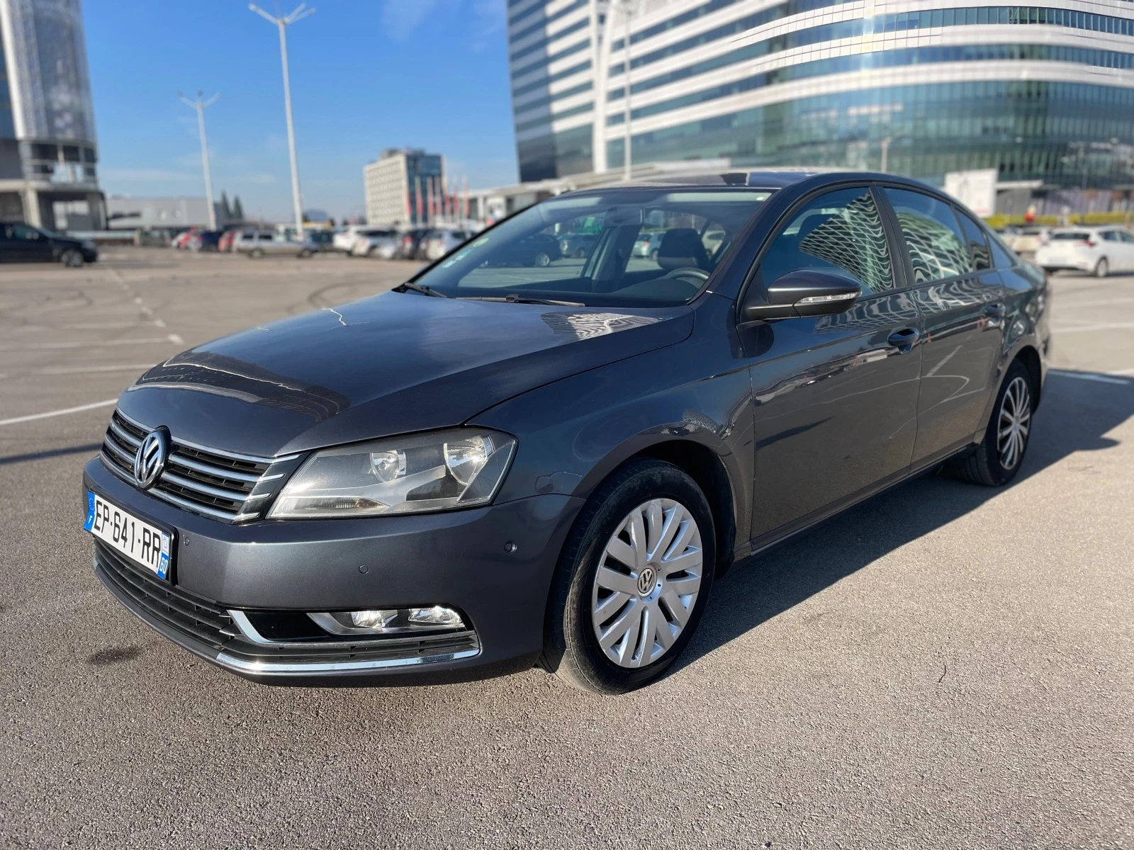 VW Passat 2.0TDI-NAVI-177-AUTOMATIC  - изображение 2