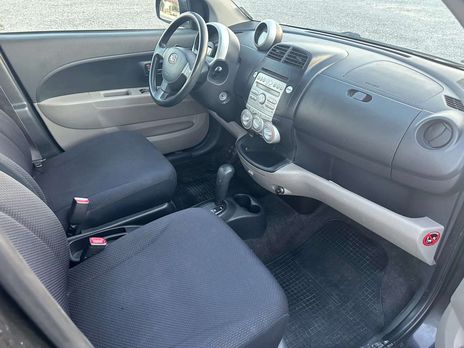 Daihatsu Sirion 1.3i S - изображение 7