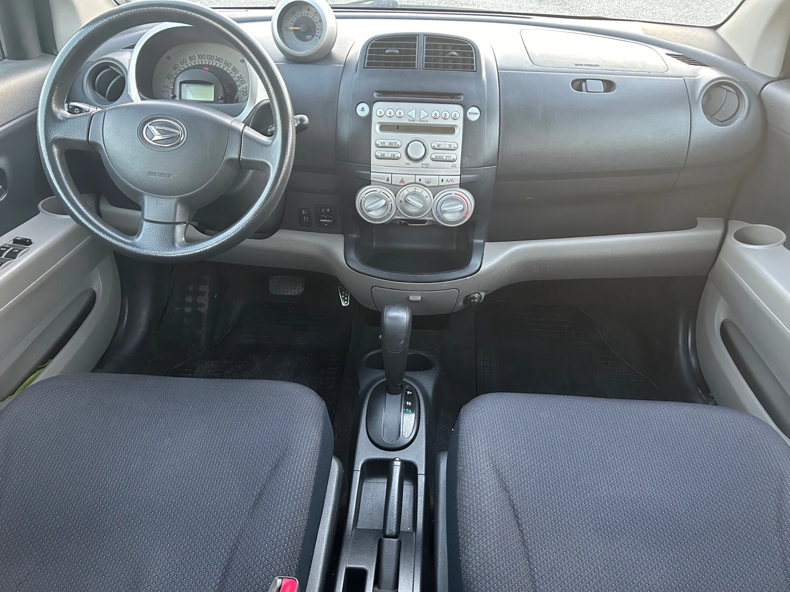 Daihatsu Sirion 1.3i S - изображение 6