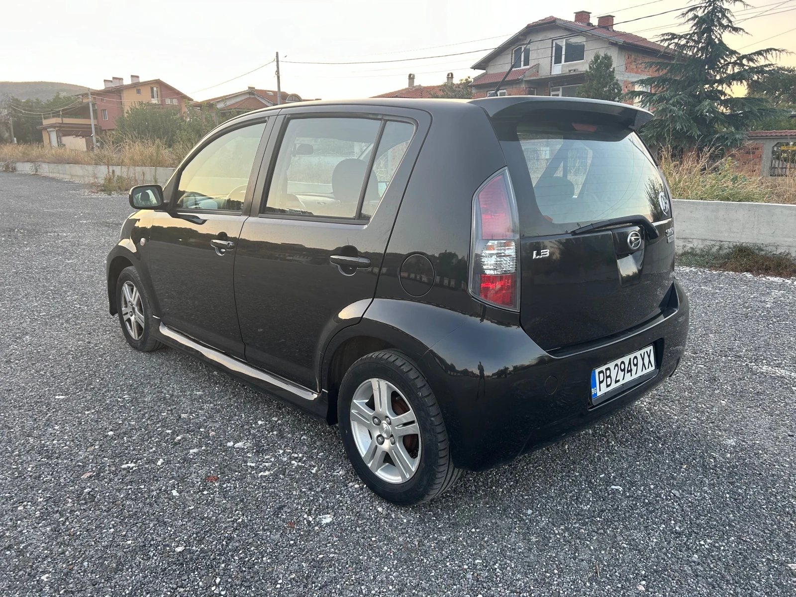 Daihatsu Sirion 1.3i S - изображение 4