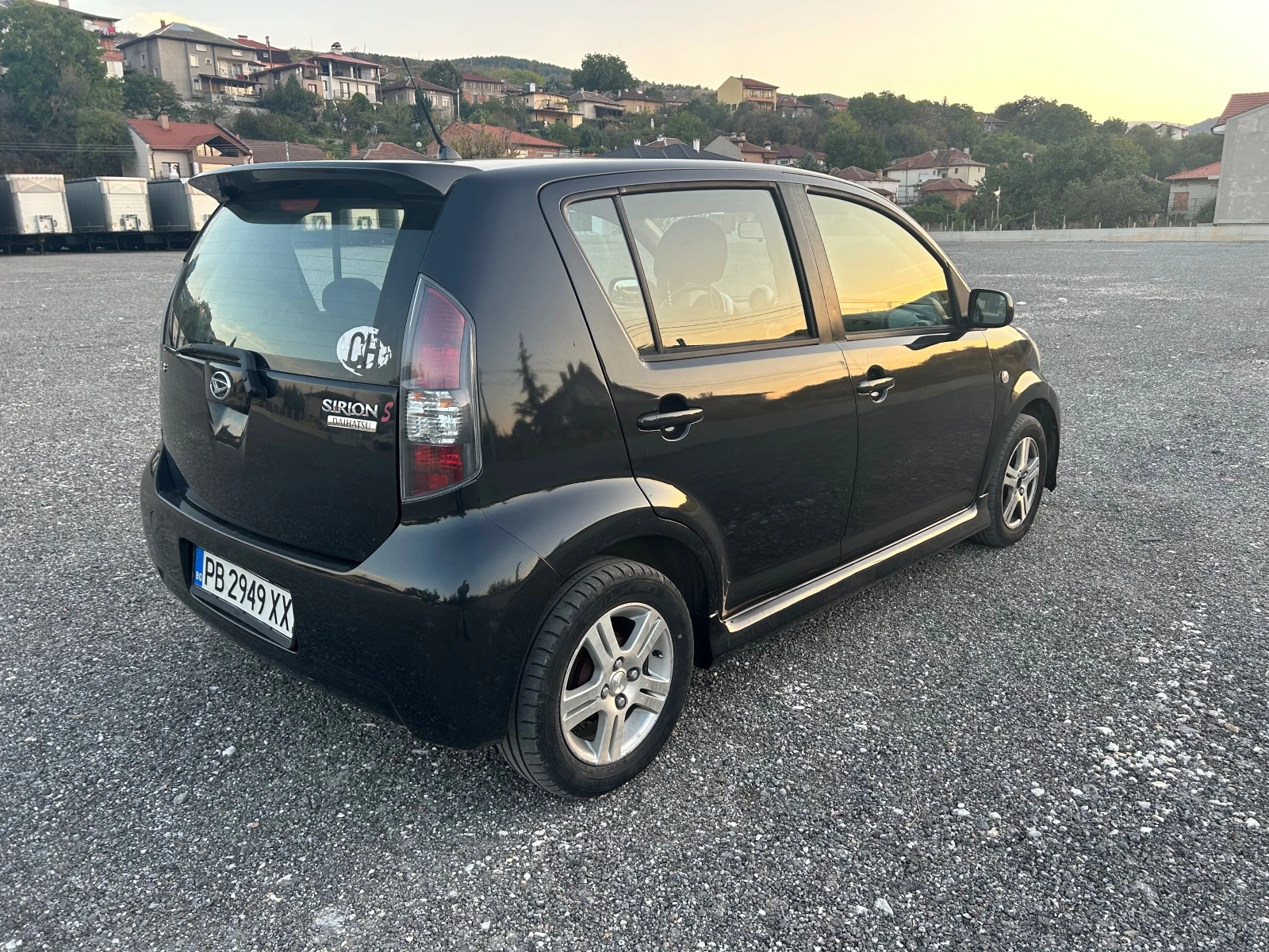 Daihatsu Sirion 1.3i S - изображение 3