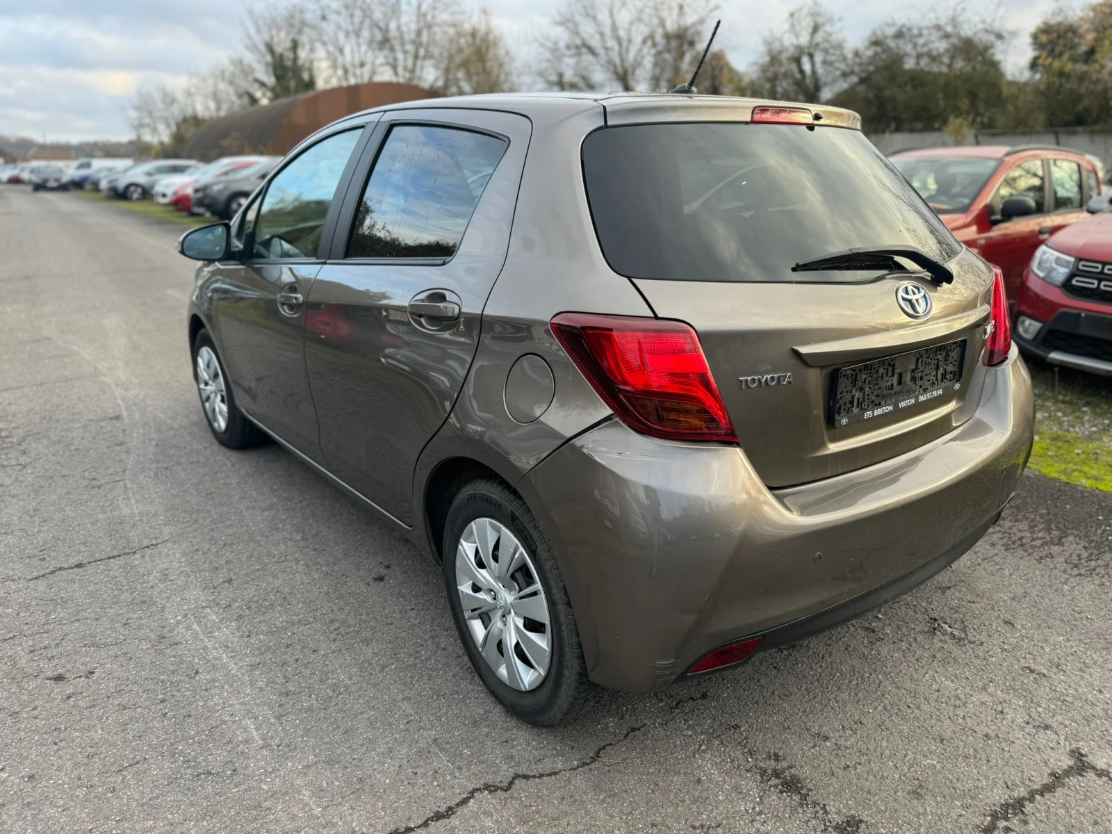 Toyota Yaris 1.33vvti - изображение 2