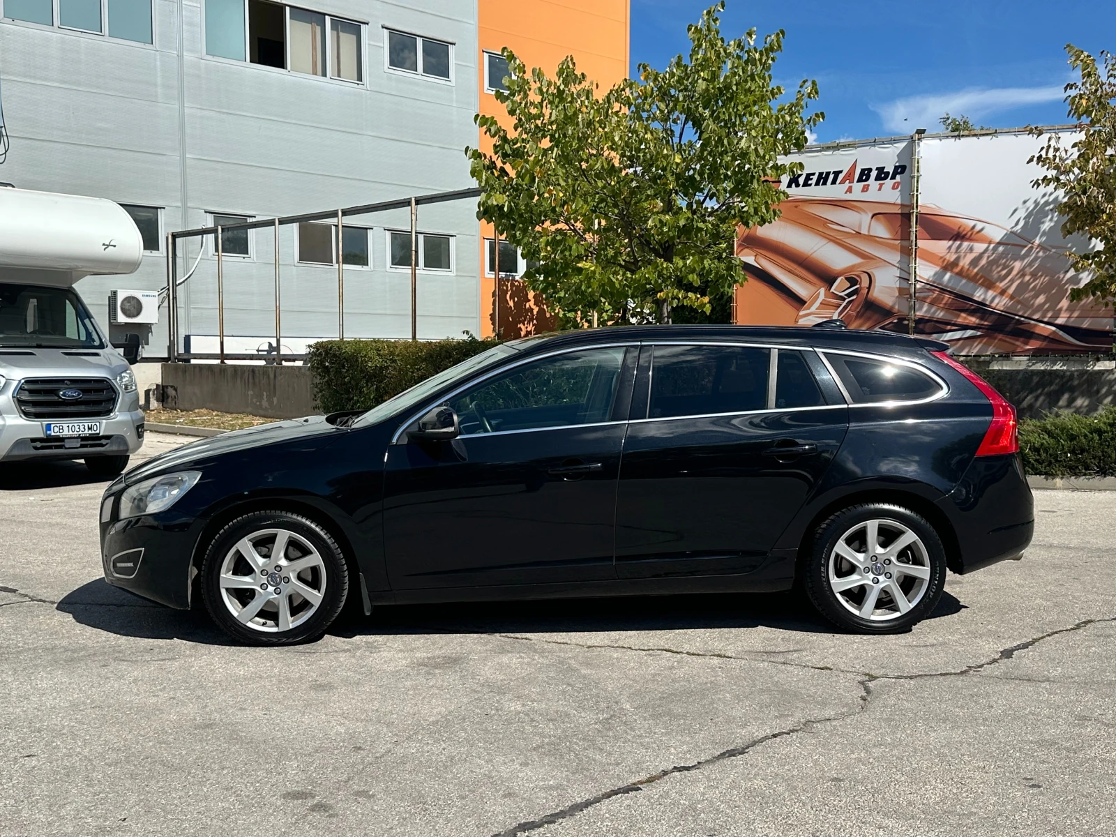 Volvo V60 2.4d 215 к.с. - изображение 2