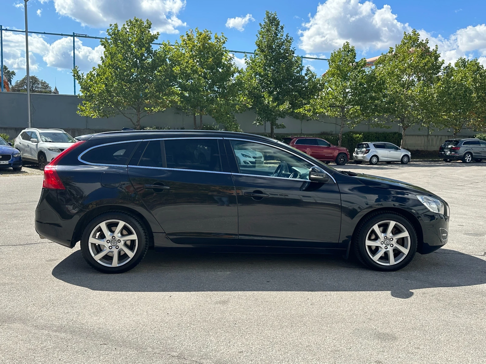 Volvo V60 2.4d 215 к.с. - изображение 5