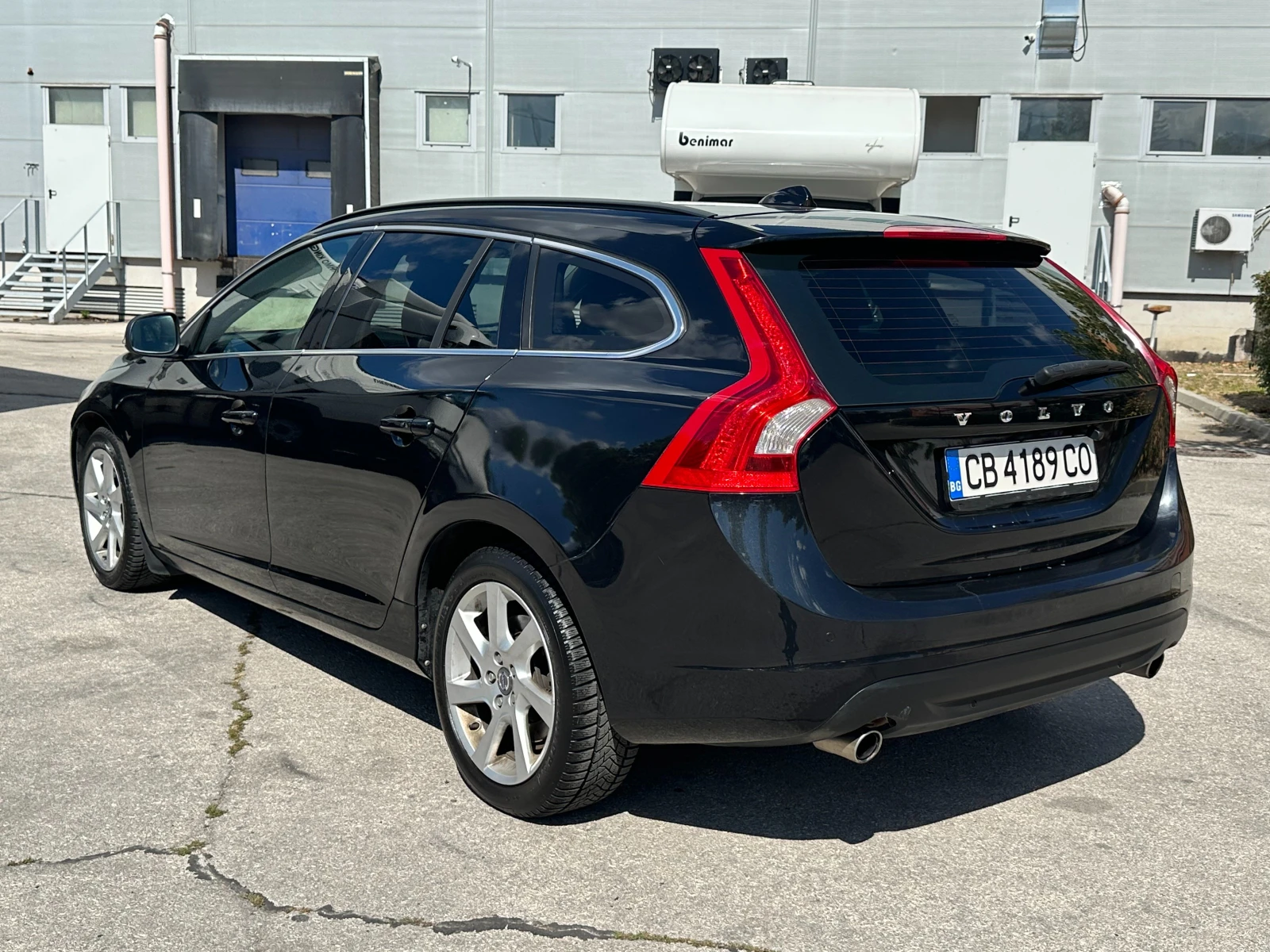 Volvo V60 2.4d 215 к.с. - изображение 3