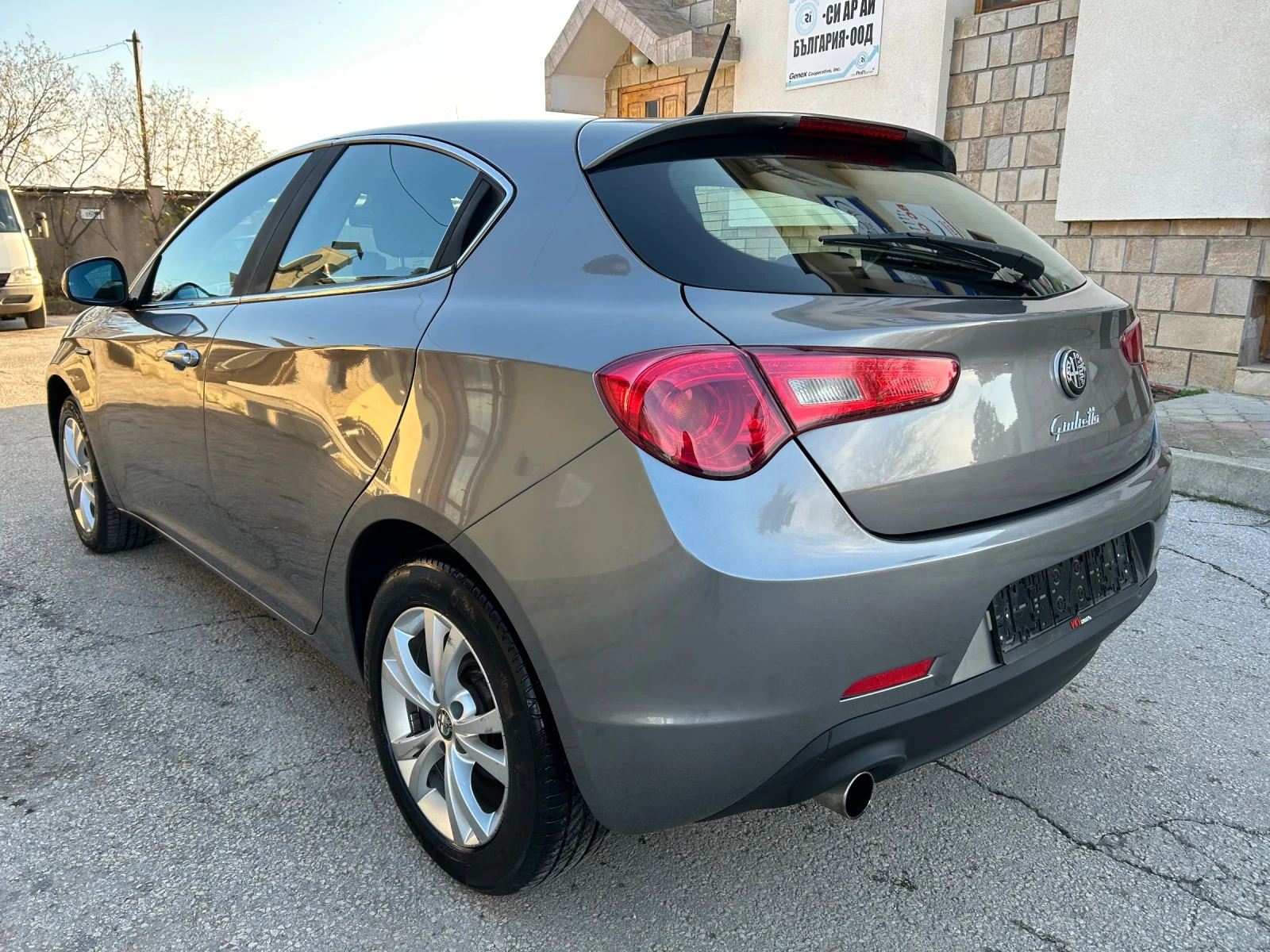 Alfa Romeo Giulietta 1.6JTDm НАВИ LED - изображение 8