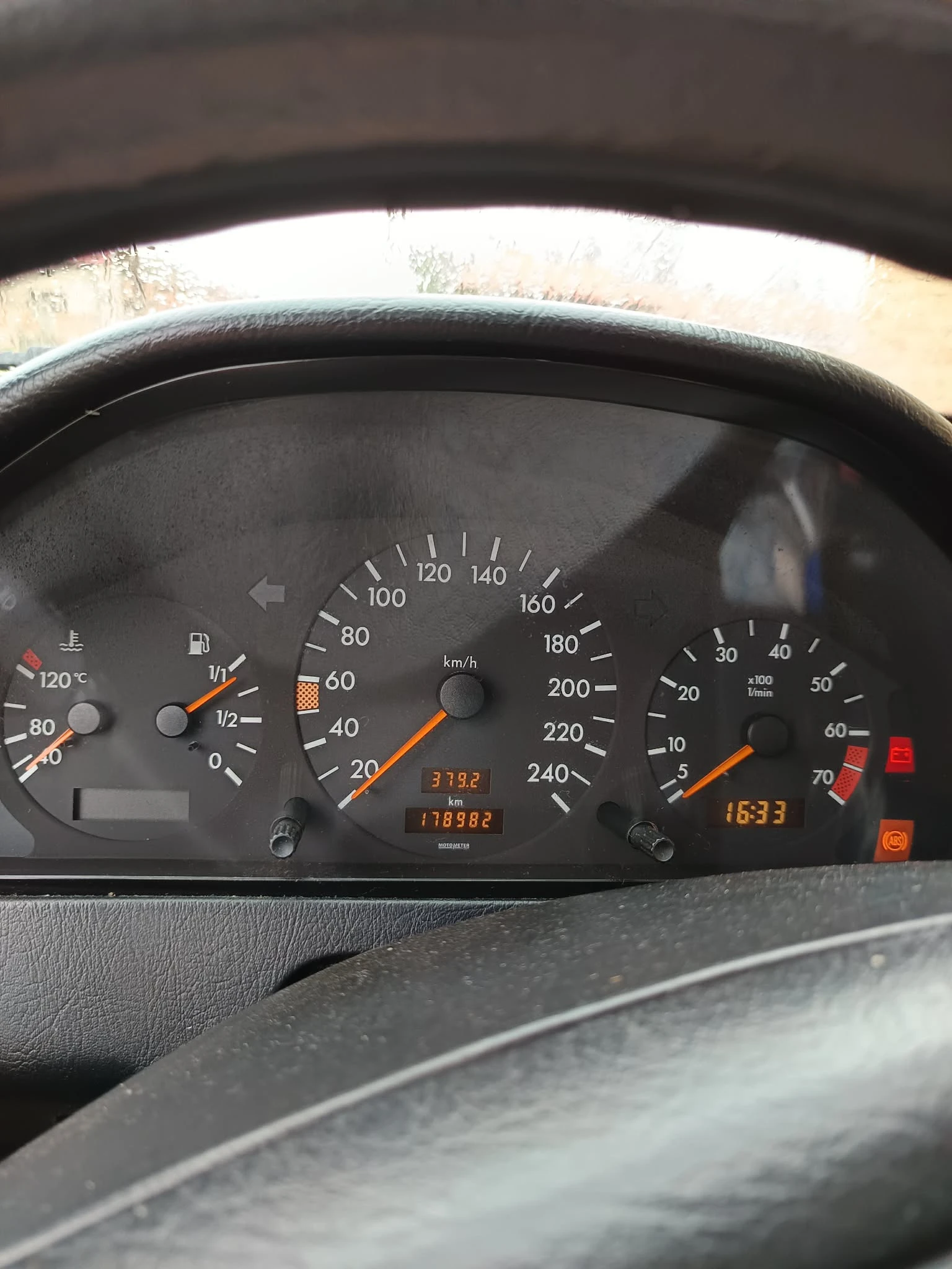 Mercedes-Benz C 180 1.8, снимка 7 - Автомобили и джипове - 53937350